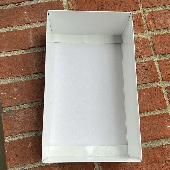 ULINE 5-Pack of Women’s White Shoe Boxes - Picture 5 of 11